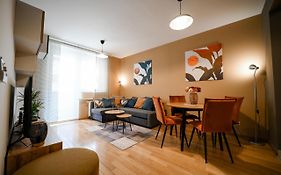Chill 4 Real Apartment Zagreb With Garage